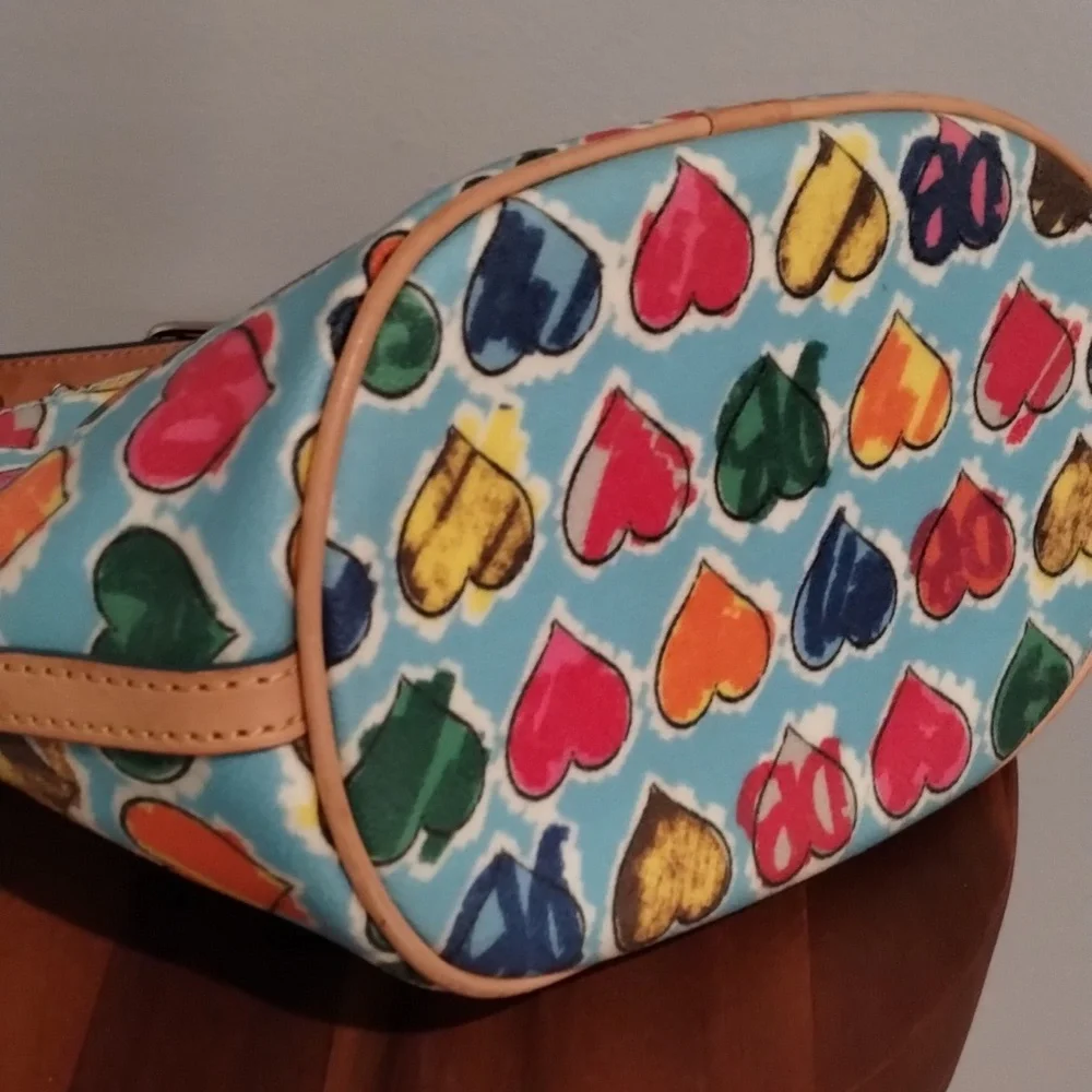 Dooney & Bourke Heart Hobo Vintage Coated Canvas Multi Color Bag And Zipper GUC - Picture 10 of 16